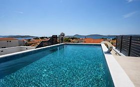 Apartments Maritea